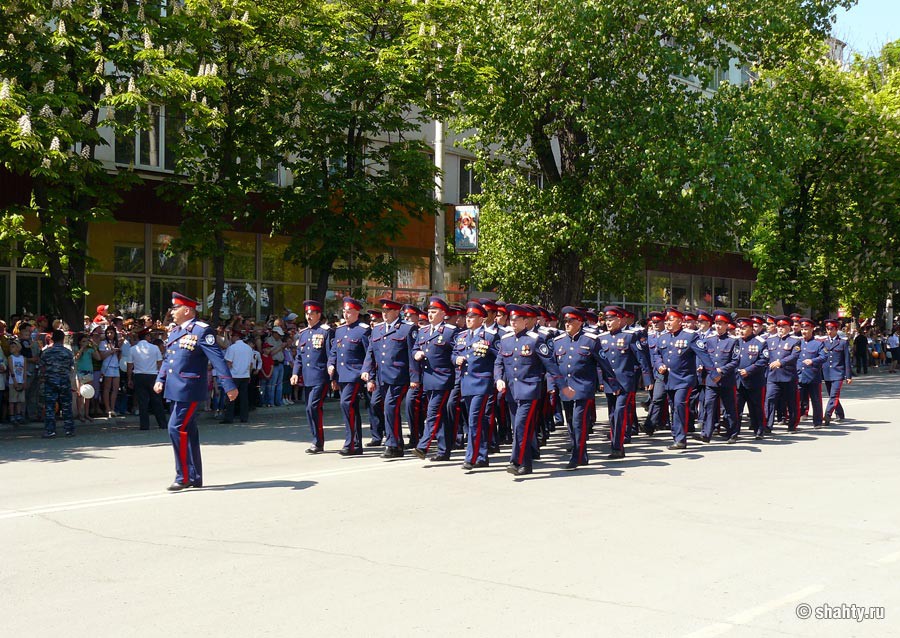 Парад ко Дню Победы, город Шахты