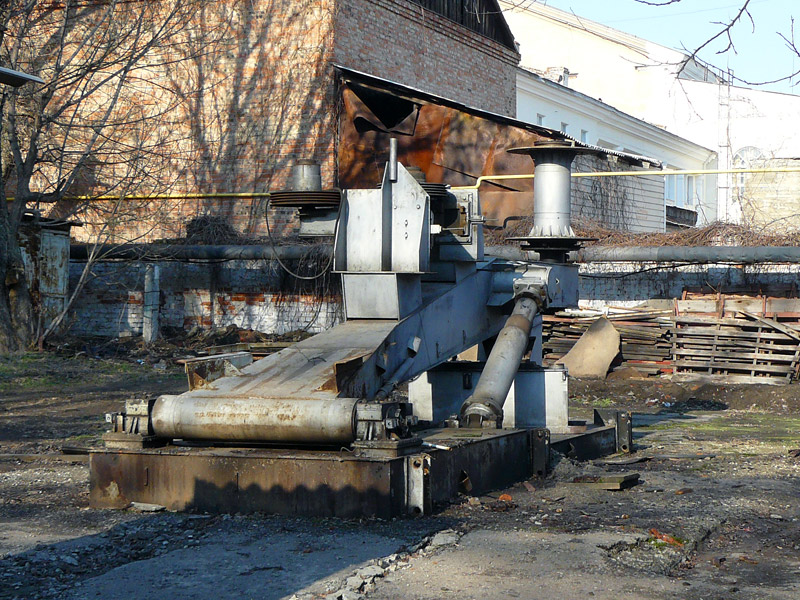 Бывший аттракцион "Ромашка" в шахтинском парке