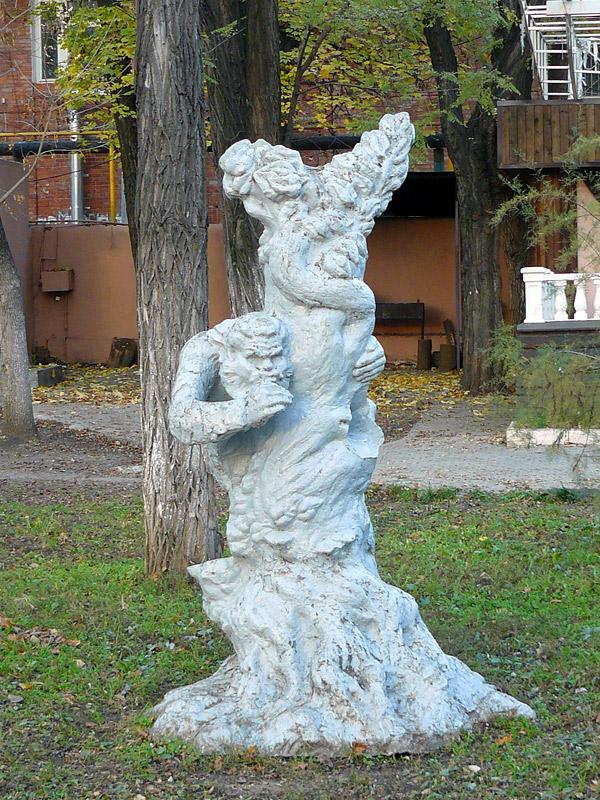 "Соловей-разбойник" в парке, г. Шахты