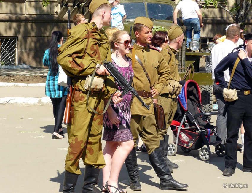 Реконструкция военных событий 5 мая 2012 г. в г. Шахты