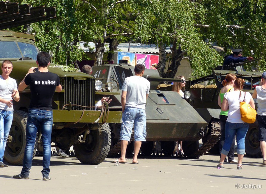Выставка военной техники 5 мая 2012 г. в г. Шахты