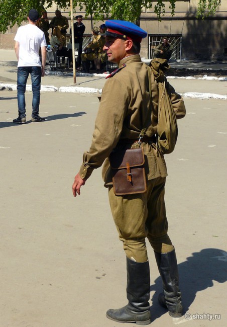 После парада 5 мая 2012 г. в городе Шахты