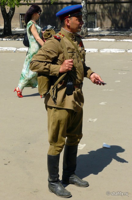 После парада в Шахтах 5 мая 2012 г.